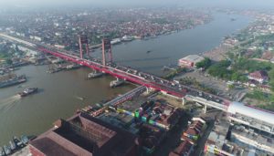 Lintasan LRT menyebrangi sungai musi