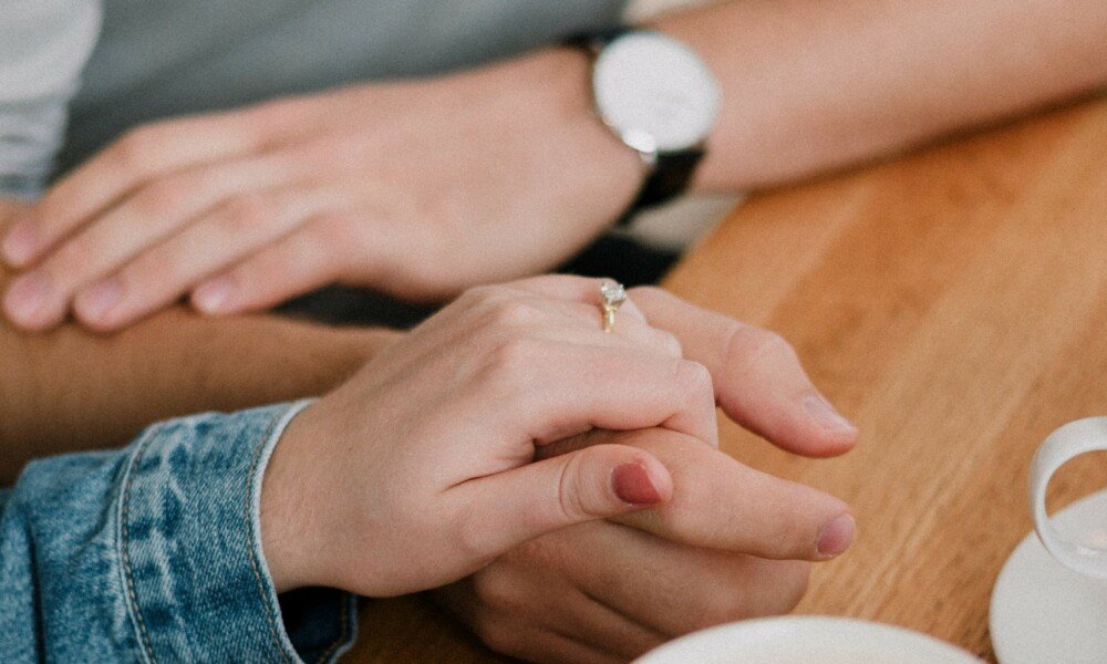 Survei Cabaca bersama Jakpat: 66,23% merasa keberatan jika pasangannya melakukan micro cheating