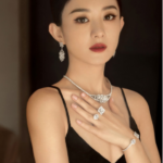 De Beers Jewellers Umumkan Aktris Zhao Liying Sebagai Brand Ambassador Baru