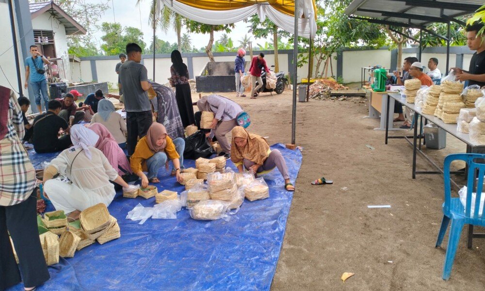 Daging Qurban Dibagikan untuk internal TKK, Cleaning Service hingga Penjaga Kantor