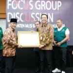 BPJS Ketenagakerjaan dan Kesehatan Beri Pj Bupati Apriyadi Penghargaan