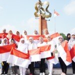 Jelang HUT RI ke-78, OKI Bagikan 2.000 Bendera Merah Putih Gratis kepada Warga