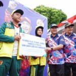 Pj Bupati Apriyadi Beri Bonus dan Cover Asuransi untuk Atlet Muba
