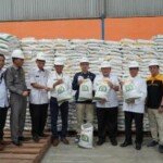 Pemkab OKI dan Bulog Salurkan 484 Ton Beras, Alex : Stok OKI Aman