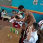 Kabut Asap Tebal, Dinkes Muba Bagi-bagi Masker gratis untuk warga dan siswa