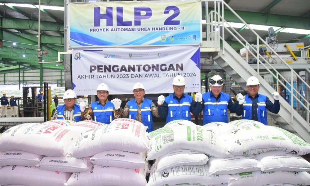 Tutup produksi 2023, Pusri gelar acara pengantongan & trucking akhir tahun 2023 dan perdana tahun 2023