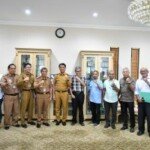 Manfaatkan Sisa Bongkaran Tol Untuk Perbaikan Jalan Rusak