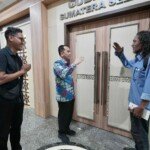 Tempuh Jarak 40 Km dengan Berjalan Kaki, Pelukis Tuna Rungu Ini Temui Gubernur Sumsel, Ini Berkahnya