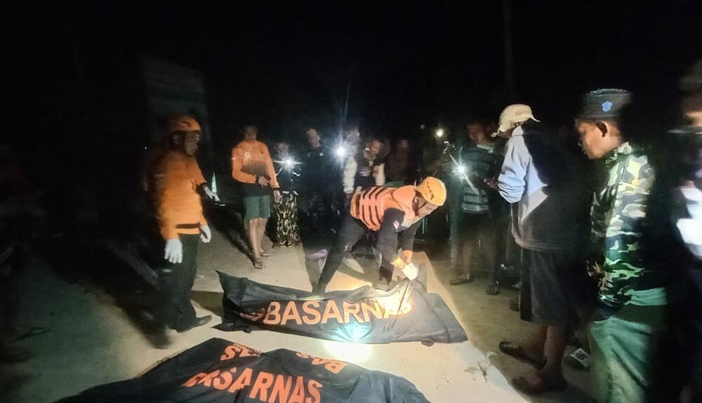 Tim SAR Gabungan Berhasil Temukan Empat Orang Tenggelam Akibat Jembatan Ambruk di Lalan