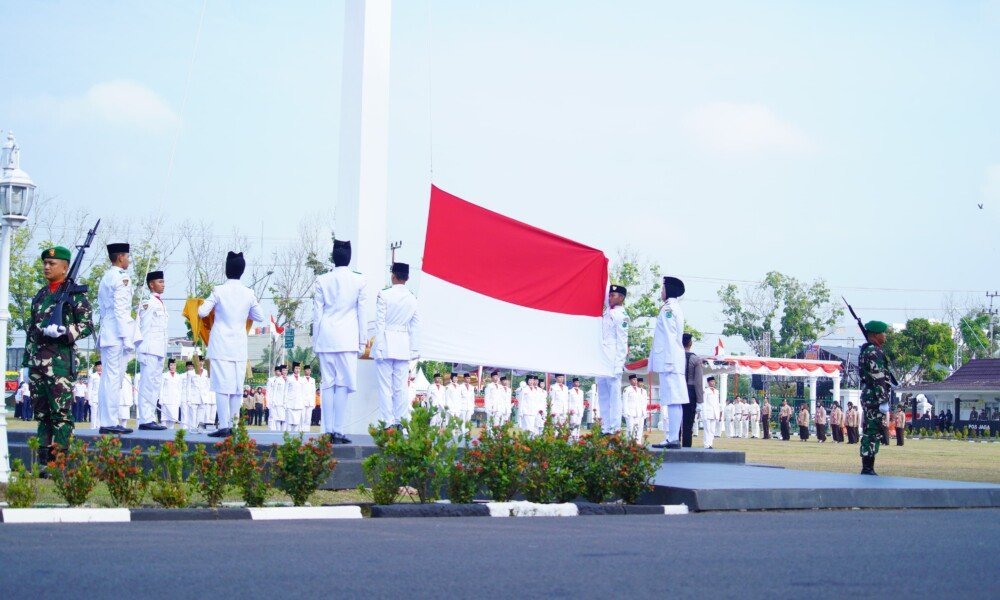 Berjalan Dengan Khidmat, 75 Paskibraka Sukses Pukau Peserta Upacara 