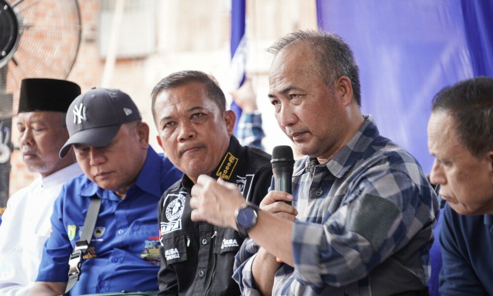 Sekda Apriyadi Serahkan Bantuan Hingga Ganti Rugi Kendaraan Hilang Akibat Insiden Jembatan Roboh di Lalan