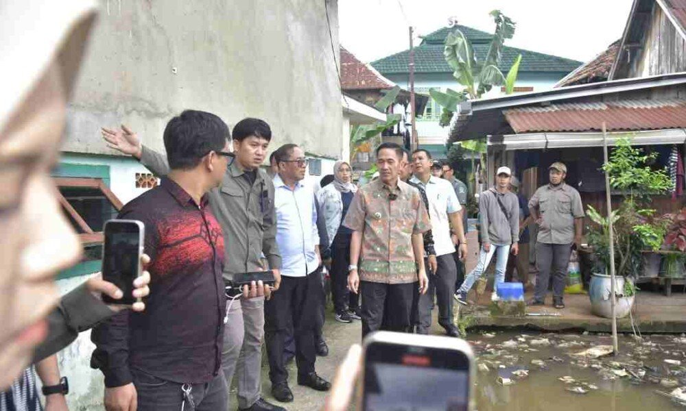 Janji Ditunaikan, Bukan Dilupakan! Ratu Dewa Bangun Rumah Warga