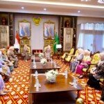 Kartini & Ketupat, Sebuah Halal Bihalal Penuh Gincu & Gagasan
