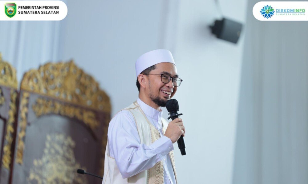 Ustadz Adi Hidayat & Ribuan Hati yang Dicuci Pakai Ayat