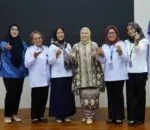 Emak-Emak Online, Cerdas di Dunia Maya, Seimbang di Dunia Nyata