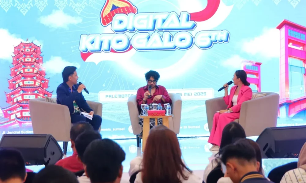 Pegawai Bank Tampil Ayu dalam Balutan Wastra