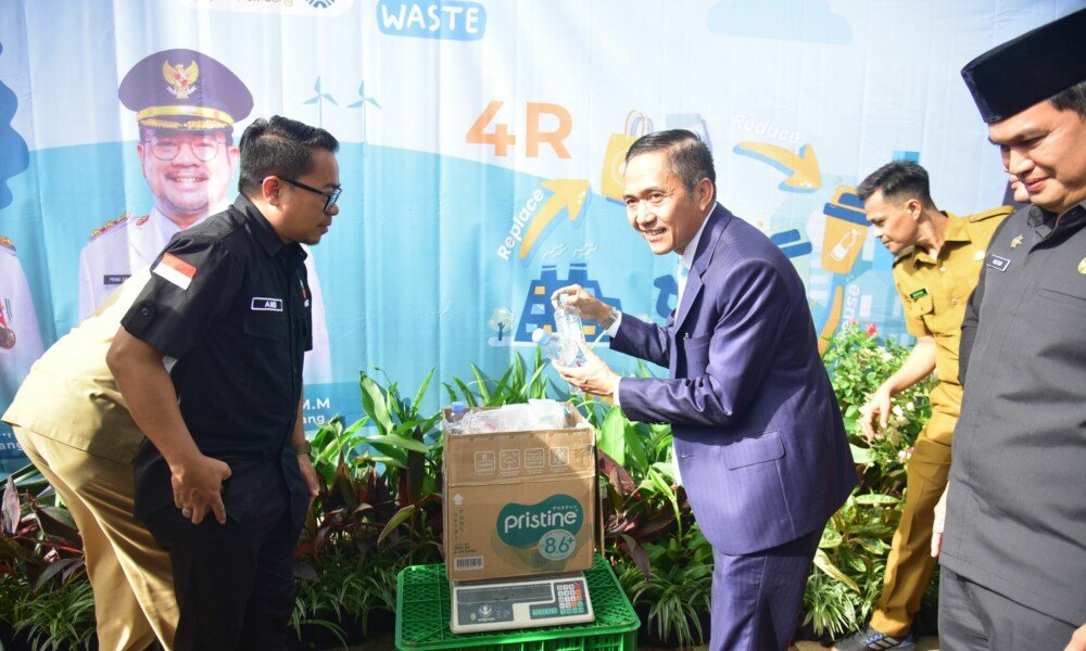 Sampah Naik Kelas, Kesadaran Masih Kelas Dua