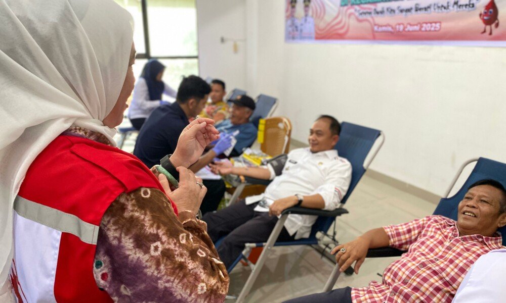 Darahmu Menentukan Warna Dunia (Dan Warna Bibirmu Setelah Donor)