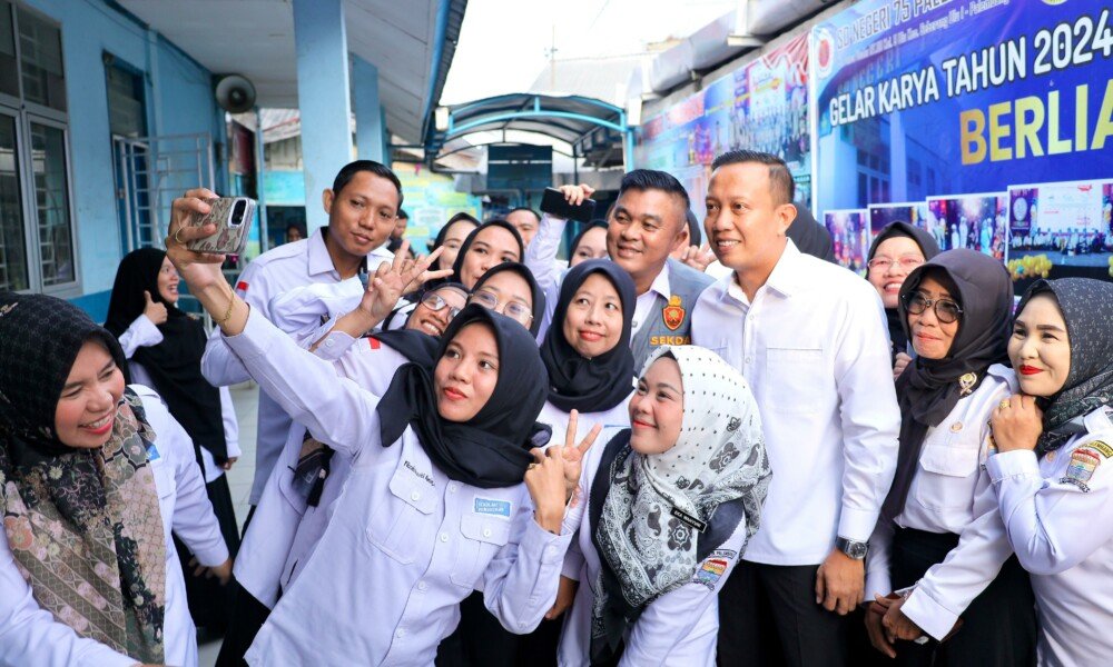 ‘Menimba Ilmu di Ember Kecil’