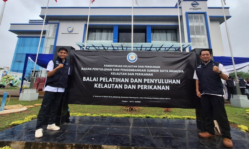 Tiga Hari Tersesat, Dowinta Tetap Waras: Ketika Laut Menguji Cinta & Solidaritas