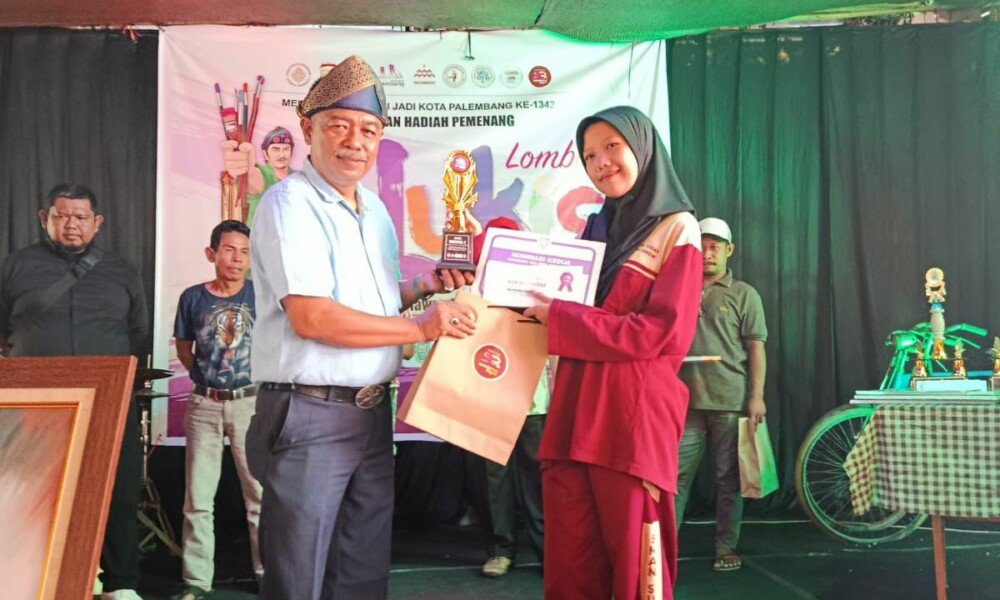 Sapuan Kuas, Mewarnai Negeri