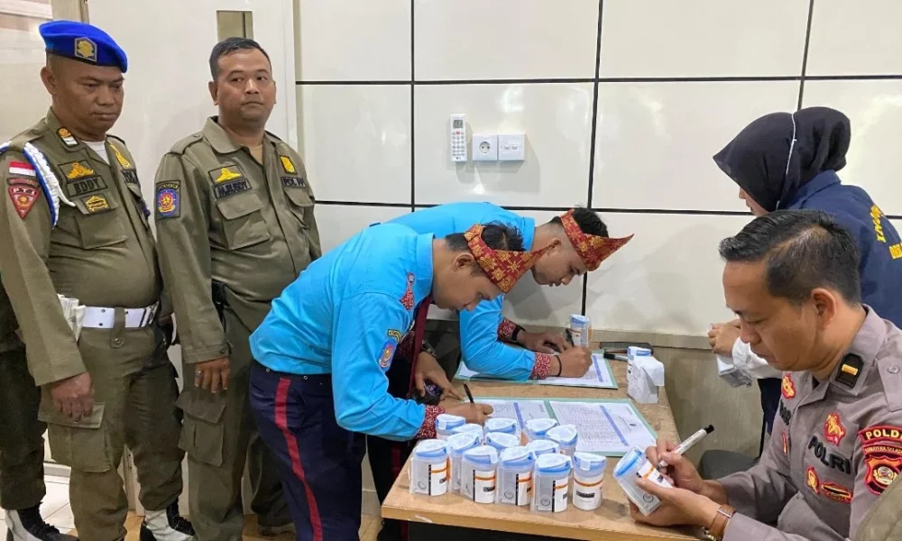 “Demi Setetes Urine, Karier ASN Bisa Meriang, Tes Dadakan, Jantung Ikutan Tes Kesehatan!”
