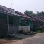 INVESTASI : Emas Kinclong, Rumah Nyicil, Tanah Gacor [“Panduan Kaya Halal Buat Milenial yang Baru Bisa Bedain LPG 3kg Sama Tabung Gas Air Mata”]