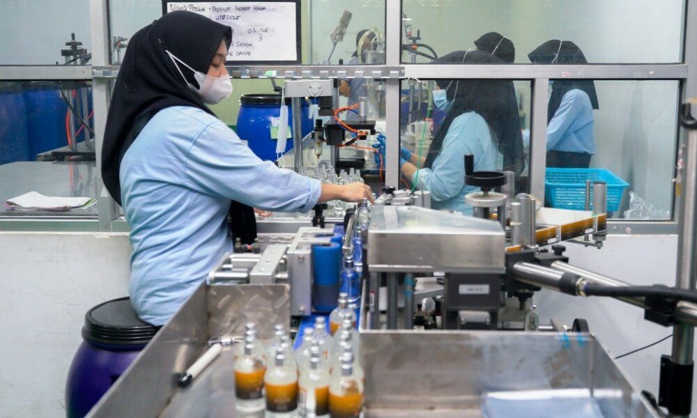 “Strategi Naik Kelas IKM Kosmetik & Herbal: Curhat CEO Wardah & Sido Muncul, dari Dapur ke Pasar Global!”