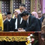 “Jaket Kuning, Sawah Melambai, Saat Alumni Bicara, Padi pun Mengangguk”