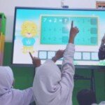 “Belajar di SLB Jadi Seru dengan Papan Interaktif Digital!”