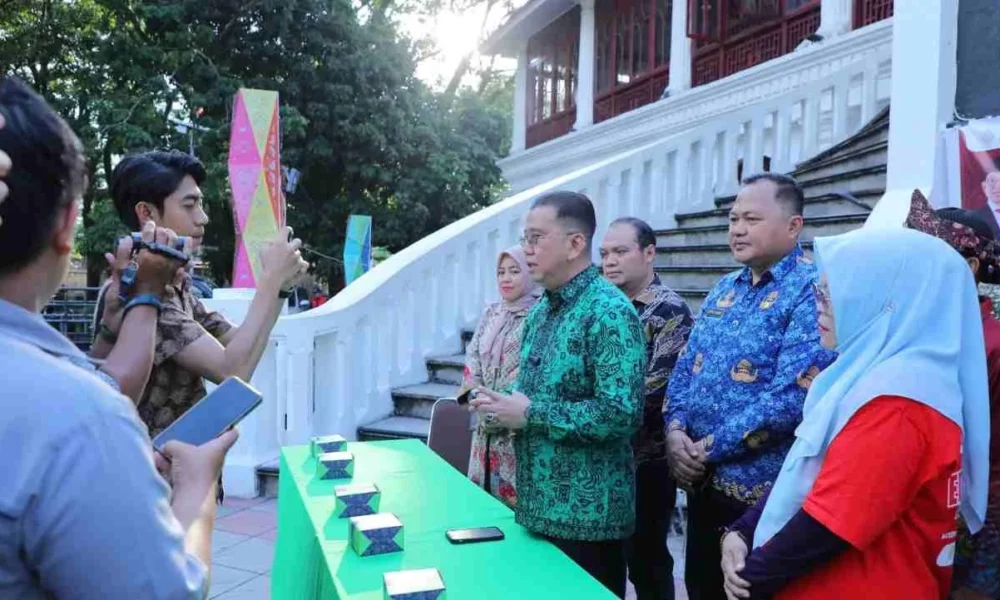 “Prangko Bukan Lagi Tempelan, Tapi Simbol Kejayaan yang Nempel di Hati”
