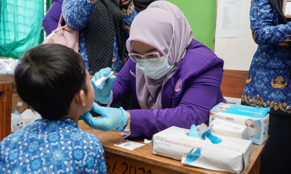 “Gigi Sehat, Senyum Hebat! Bunda Literasi Fatimah Toha Bikin Anak Muba Jadi Duta Senyum Sekolah”