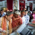 “Prangko Balikan Sama Bangsa, Surat Cinta dari Zaman Amplop”