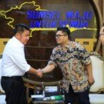“Hijau di Ujung Kabel, Hitam di Ujung Pabrik”