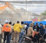 Ultimatum Habis, 6 Bangunan di Demang Dibongkar Paksa
