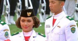 Empat Pelajar, Satu Merah Putih, Kisah Paskibraka dalam Upacara Penurunan Bendera
