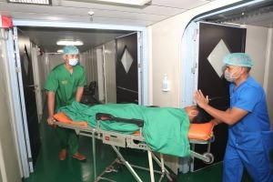 KRI dr. Soeharso Tangani 21 Pasien Pascagempa NTT, 3 Masih Dirawat
