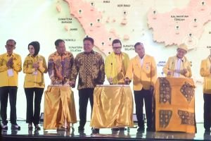 Herman Deru Angkat Dampak Legalisasi Sumur Minyak Rakyat di Hadapan Bahlil