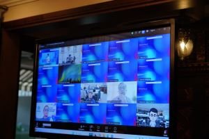 80 Persen Pengguna Internet Indonesia Sudah Pakai AI, Pemerintah Kejar Talenta dan Data Center