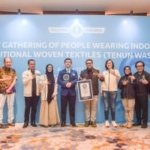 Tenun Nusantara Dibawa ke Panggung Dunia, Kemenekraf Raih Guinness World Records