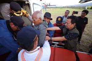 Gempa Flores, Yohanis Riba Harus Dijemput Helikopter dari Palue untuk Dapat Perawatan