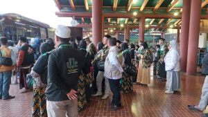 Soetta Kembali Dibuka, 3.450 Jemaah Umrah Masih Dibayangi Dampak Abu Anak Krakatau