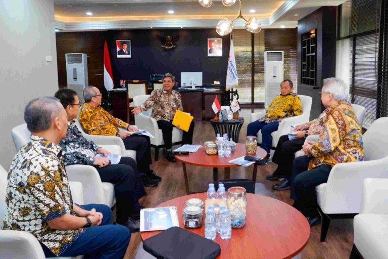 Mobil Hybrid Dibidik Insentif, Bebas Ganjil Genap?