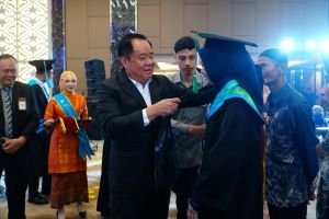 Lulus dari USS, Gelar Bukan Bekal Terakhir Hadapi Dunia
