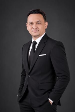 Polemik Syarat Wapres Gibran, Reza Surati DPR RI